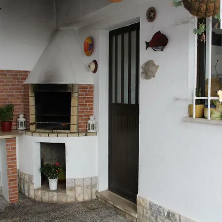Yellow Cat House Apartment Sintra