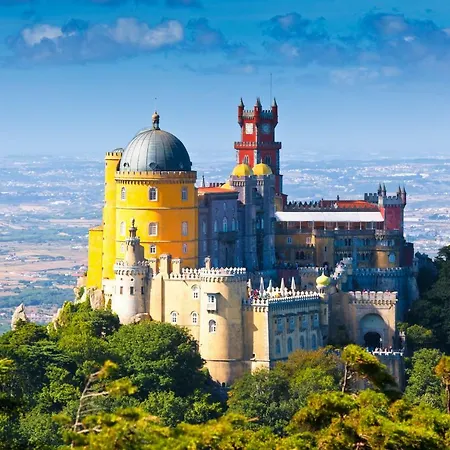Yellow Cat House Apartment Sintra